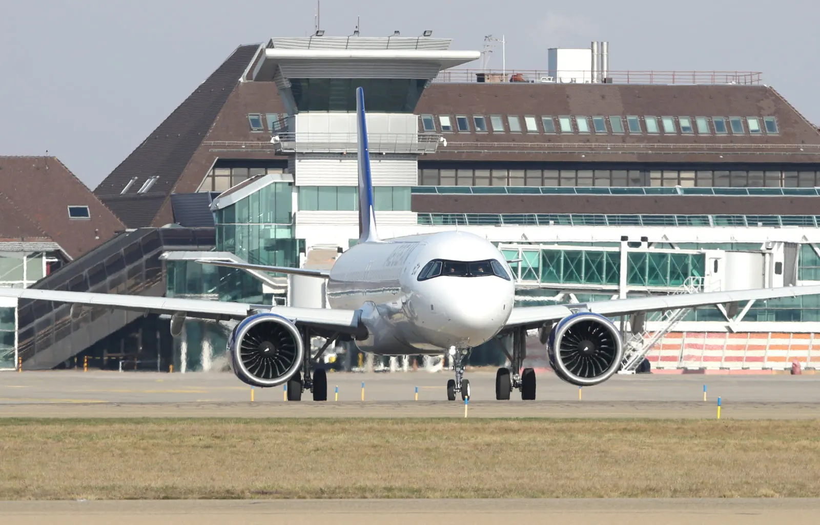 Aeroport Strasbourg-Entzheim (SXB) — zone Arrivees prise en charge
